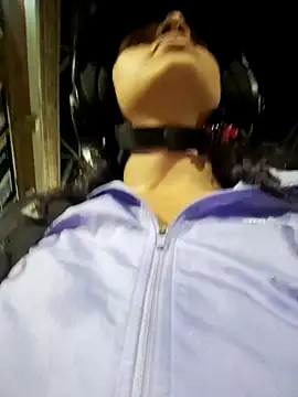 Amber-Sweett online show from October 2025 04:47:01 AM