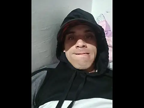 Snapshot of alex-golden chatting on November 2025 02:14:01 AM alex-golden online show from November 2025 02:14:01 AM