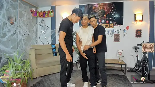 Bisexlifehot   online show from October 2025 11:09:02 PM