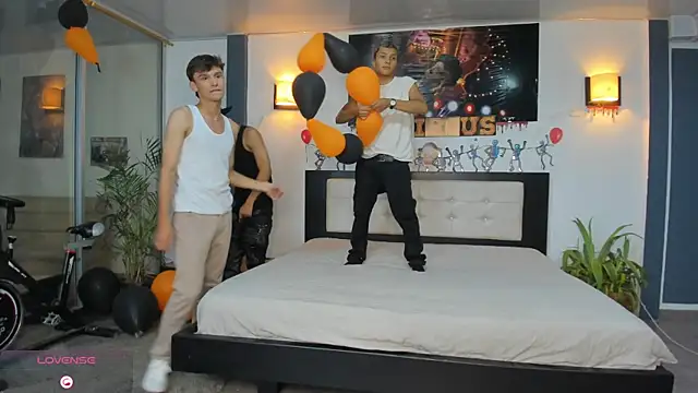 Bisexlifehot   online show from November 2025 12:00:01 AM