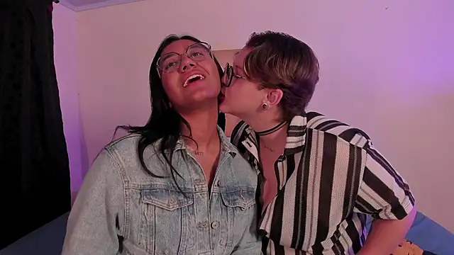 CrazyCakes  online show from November 2025 10:36:02 PM