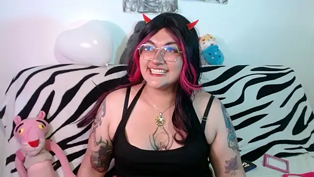 Snapshot of XxGreenGoodxX chatting on February 2026 07:32:02 PM XxGreenGoodxX online show from February 2026 07:32:02 PM