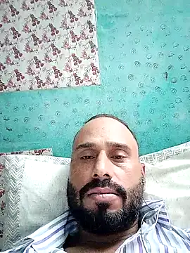 Snapshot of amitkumarkangra chatting on September 2025 08:05:01 AM amitkumarkangra online show from September 2025 08:05:01 AM