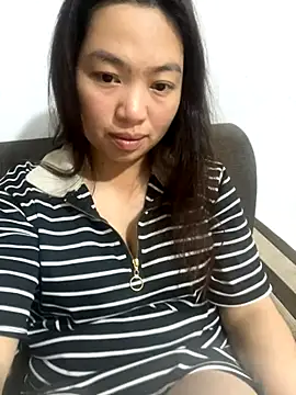 Nhung584 online show from November 2025 01:35:02 PM