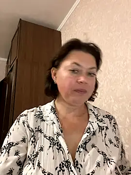 Kiravix online show from October 2025 05:00:01 PM