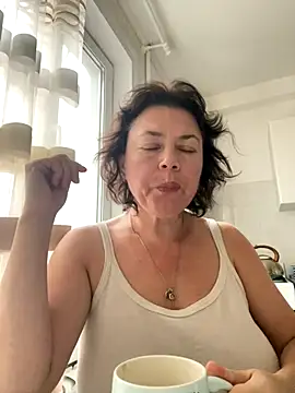 Kiravix online show from November 2025 10:46:02 AM