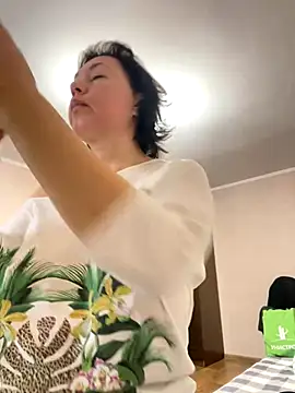 Kiravix online show from December 2025 08:32:02 AM