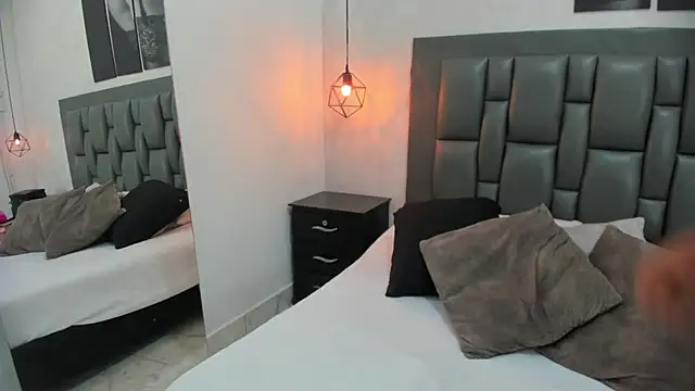 dakota roussee online show from September 2025 12:54:01 PM