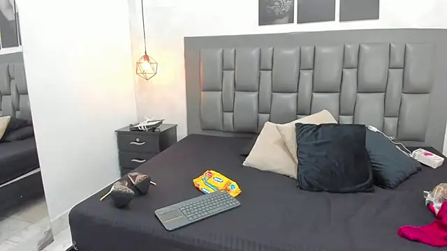 dakota roussee online show from February 2026 02:10:01 PM