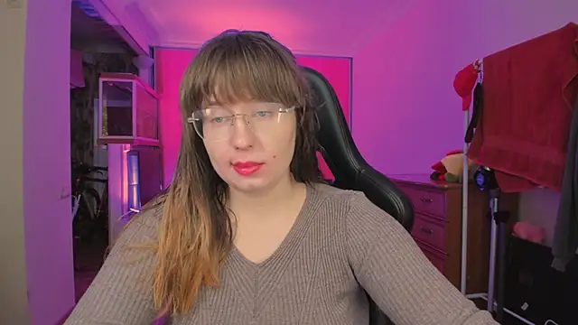 just fucked777 online show from May 2026 08:20:01 AM