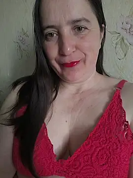 Snapshot of EvelinCutex chatting on April 2026 05:54:02 AM EvelinCutex online show from April 2026 05:54:02 AM