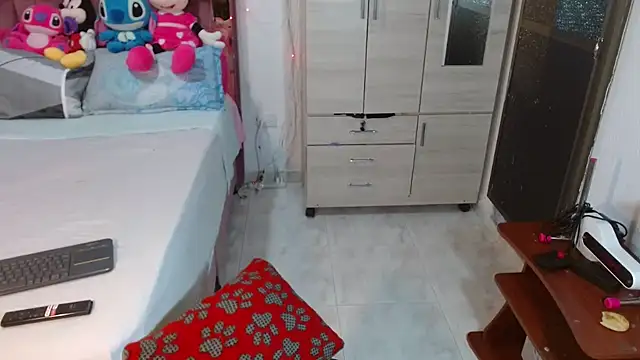 Mariajose202 online show from November 2025 01:43:01 PM