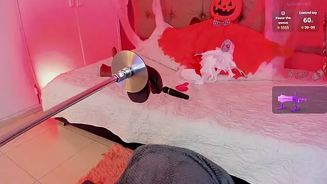 Karol Pagee online show from October 2025 04:04:01 AM