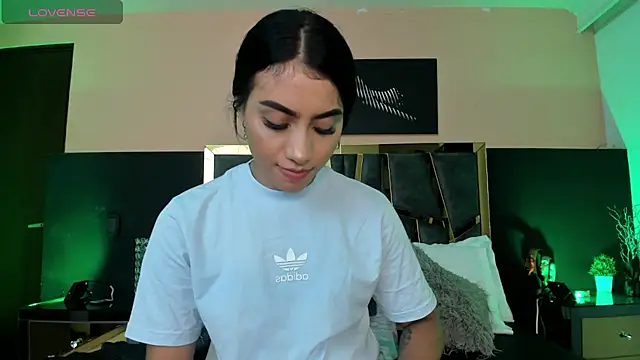 ScarletTorres online show from November 2025 05:07:01 PM