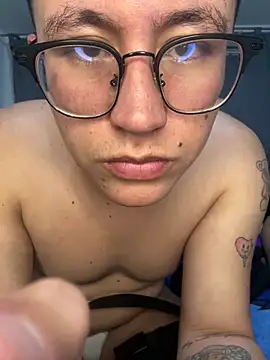 Kurtxxx22 online show from May 2026 03:57:01 AM