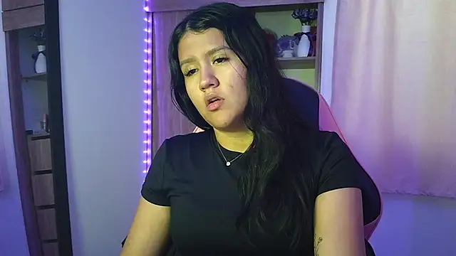 Oliviawatson1 online show from November 2025 08:22:01 PM