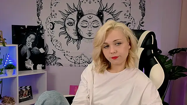 Charlotte Colinss online show from September 2025 04:35:02 AM