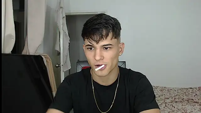 Snapshot of Alex_mojica chatting on September 2025 05:07:01 AM Alex mojica online show from September 2025 05:07:01 AM