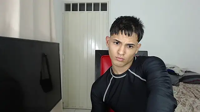 Snapshot of Alex_mojica chatting on October 2025 06:05:01 AM Alex mojica online show from October 2025 06:05:01 AM