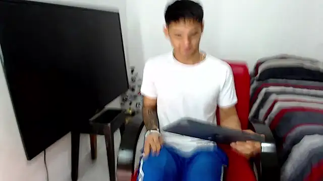 Alex mojica online show from December 2025 06:09:01 AM