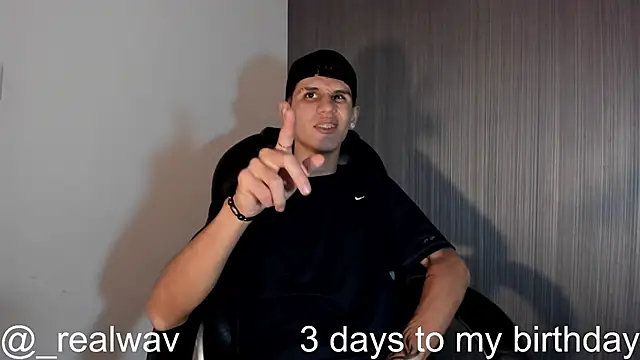 Snapshot of _realwav chatting on October 2025 07:08:01 AM realwav online show from October 2025 07:08:01 AM