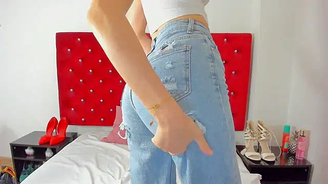 Snapshot of PleasureJasmine chatting on May 2026 08:55:02 AM PleasureJasmine online show from May 2026 08:55:02 AM