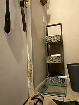 bearcub300 online show from October 2025 10:54:02 PM