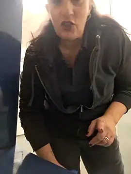 Snapshot of monella821 chatting on November 2025 05:26:01 PM monella821 online show from November 2025 05:26:01 PM