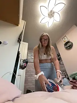 Anastasia-BlondeXX online show from November 2025 03:34:02 PM