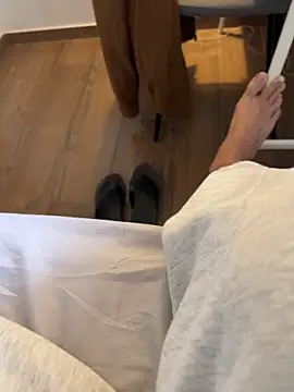 Manu97k online show from December 2025 08:19:01 AM