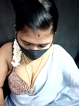 Snapshot of Tamil_Lotus chatting on September 2025 06:11:02 PM Tamil Lotus online show from September 2025 06:11:02 PM