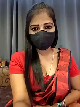 Snapshot of Misss-julli chatting on November 2025 05:42:02 AM Misss-julli online show from November 2025 05:42:02 AM