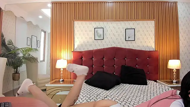 Sophie Calloway online show from September 2025 01:44:02 PM