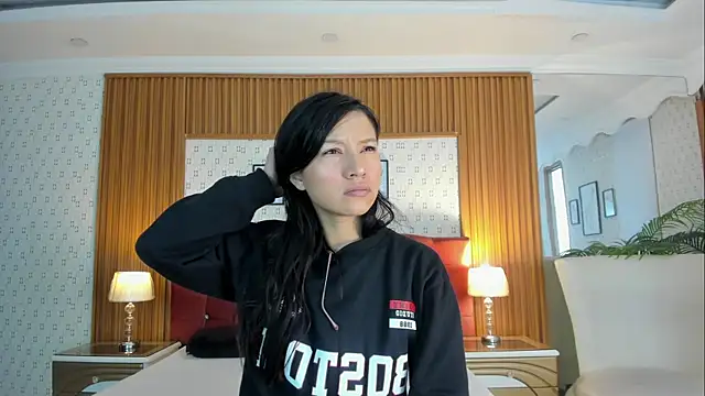 Sophie Calloway online show from October 2025 02:37:02 PM