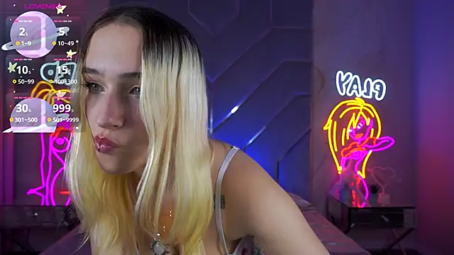 LilElfie online show from November 2025 10:47:02 PM