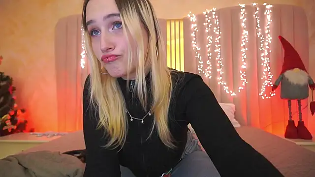 LilElfie online show from January 2026 02:08:02 PM