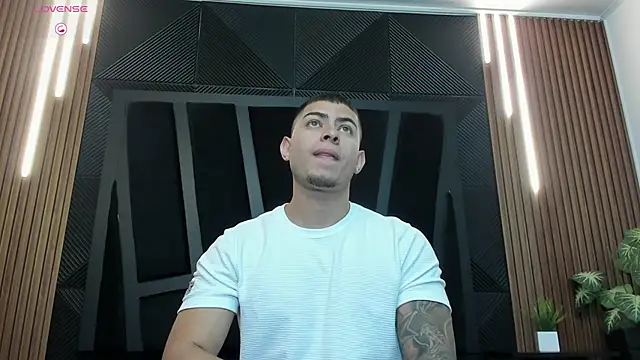 Snapshot of marco_garciia_ chatting on September 2025 11:19:02 PM marco garciia online show from September 2025 11:19:02 PM