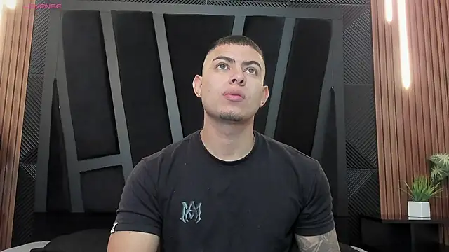 Snapshot of marco_garciia_ chatting on September 2025 02:11:02 PM marco garciia online show from September 2025 02:11:02 PM