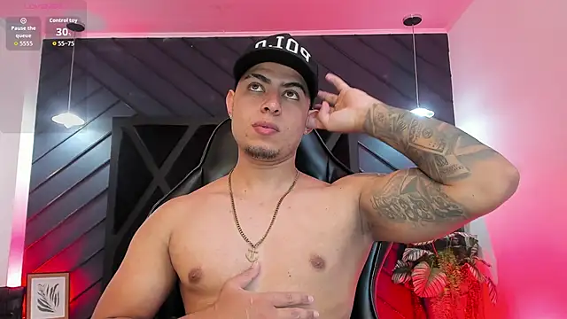 marco garciia  online show from December 2025 11:22:01 PM