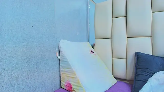 sweet amye online show from September 2025 07:03:01 PM