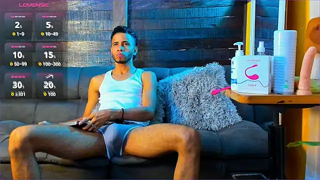 Snapshot of Alex_bigcock11_ chatting on September 2025 03:36:01 PM Alex bigcock11 online show from September 2025 03:36:01 PM