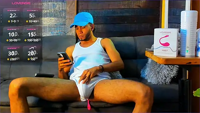 Snapshot of Alex_bigcock11_ chatting on September 2025 03:42:02 AM Alex bigcock11 online show from September 2025 03:42:02 AM