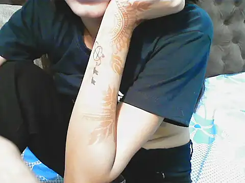 Snapshot of elize__ chatting on September 2025 02:20:01 PM elize   online show from September 2025 02:20:01 PM