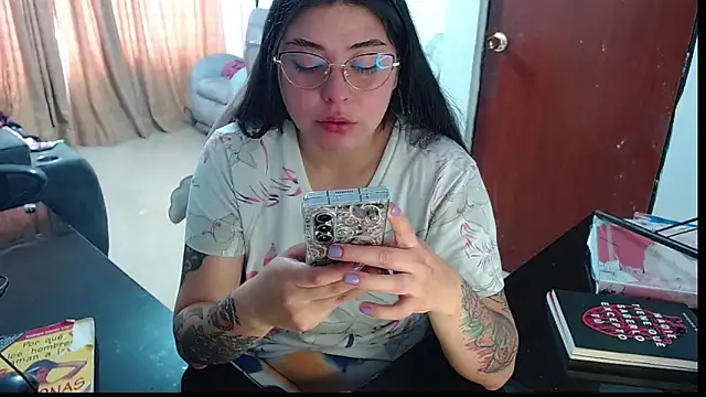 Snapshot of Hanna-11 chatting on October 2025 07:03:02 PM Hanna-11 online show from October 2025 07:03:02 PM