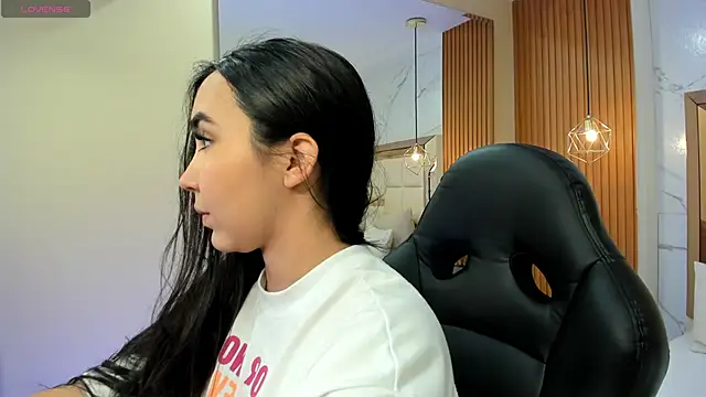 julieta rosee online show from January 2026 09:53:02 PM