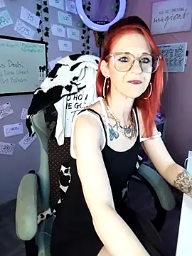 Snapshot of Purple2StayThnxx chatting on November 2025 10:56:01 PM Purple2StayThnxx online show from November 2025 10:56:01 PM