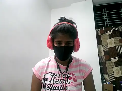 Aarohi An online show from November 2025 03:48:02 PM