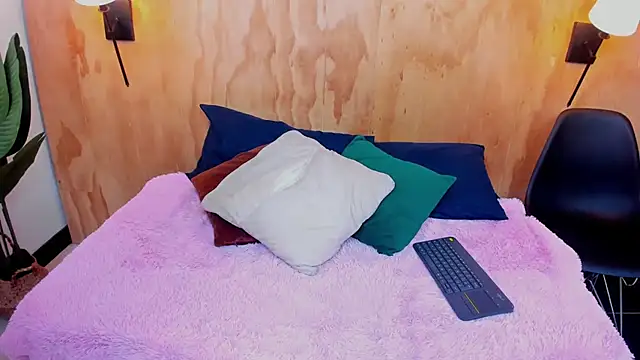 milavega  online show from October 2025 12:06:02 PM