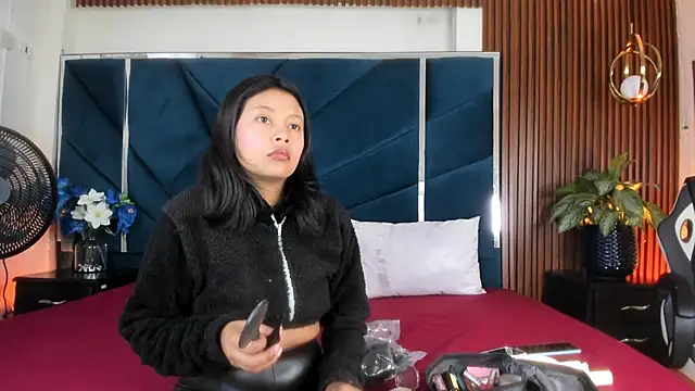 Snapshot of Dulce_Pettit chatting on September 2025 12:42:02 PM Dulce Pettit online show from September 2025 12:42:02 PM