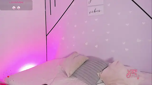 MiahCornell  online show from February 2026 10:39:01 PM